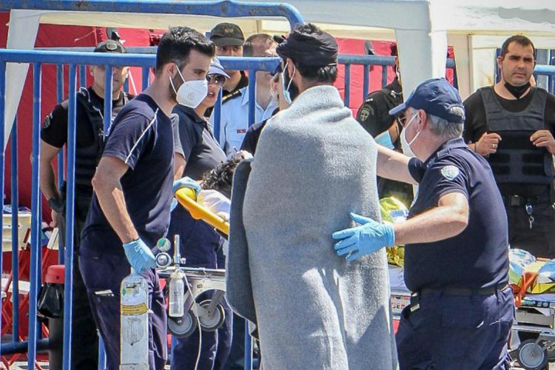 Naufragio migranti in Grecia, recuperati 79 corpi ma sono centinaia i dispersi