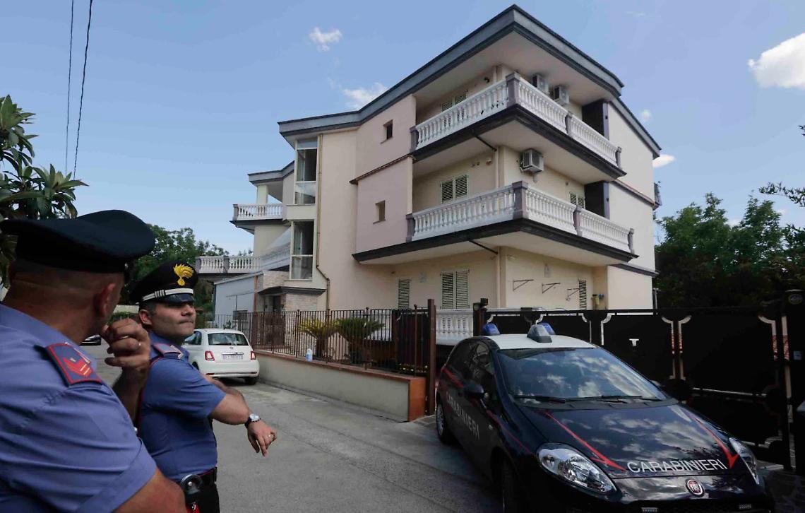 San Gennaro Vesuviano, uccide la figlia di 16 mesi lanciandola dal balcone e tenta suicidio
