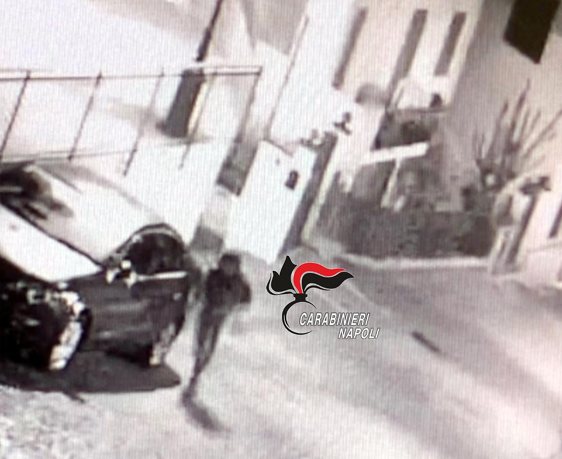 Vico Equense, bombe carta e incendi per sottrarre appalto a concorrenza: due arresti