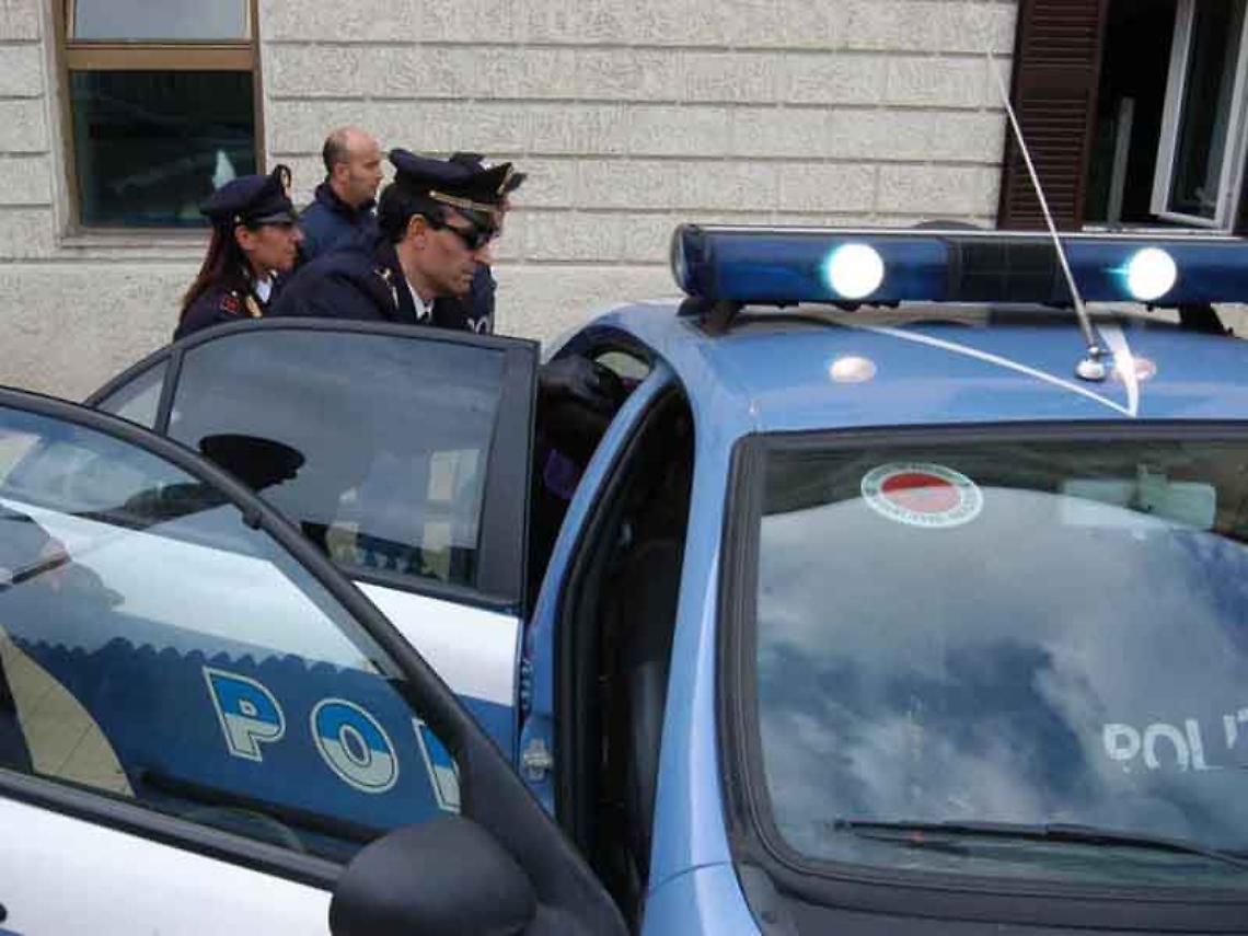 Acerra, anziano aggredito in casa: picchiato e rapinato