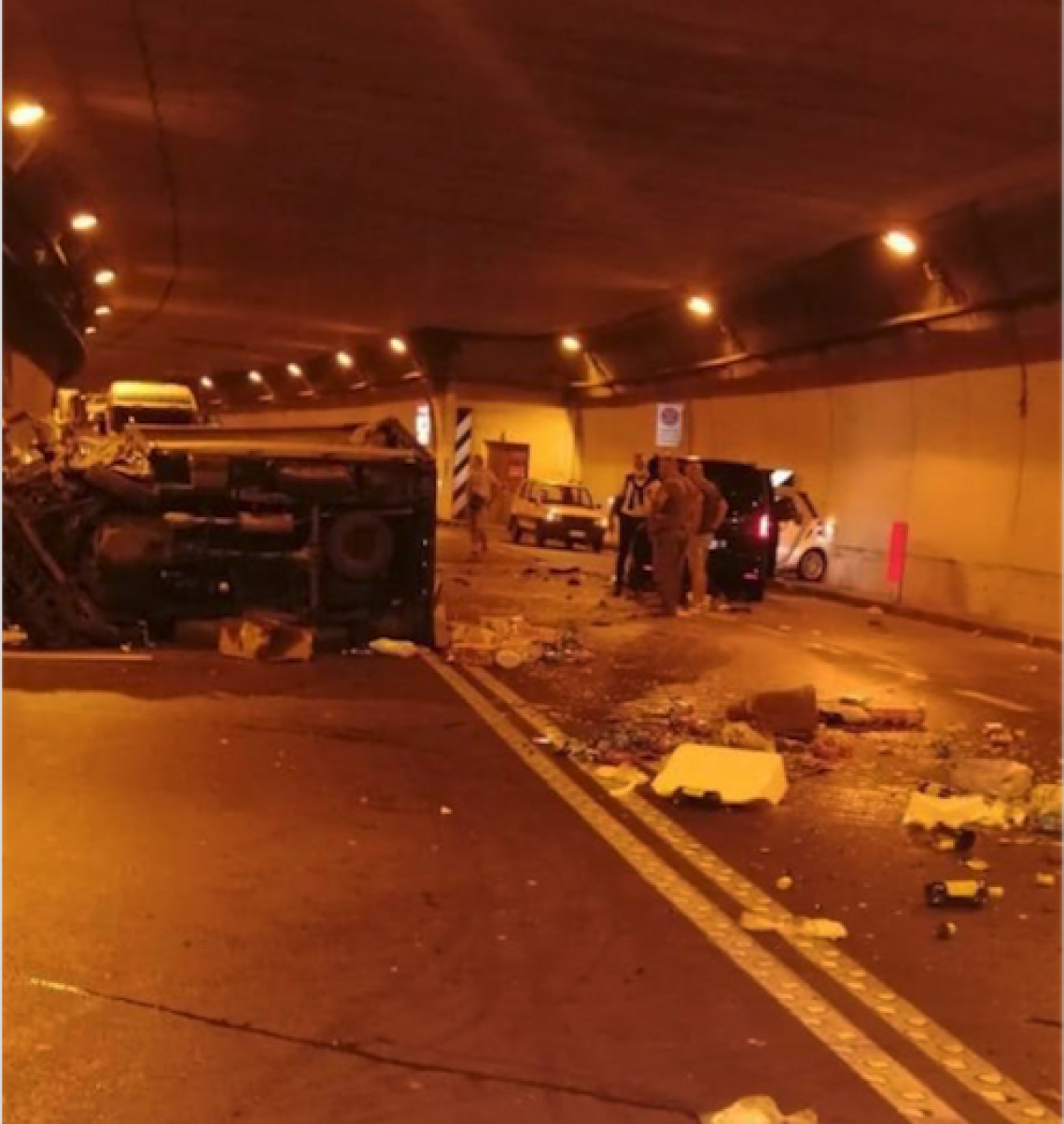 Incidente in galleria a Seiano, traffico in tilt