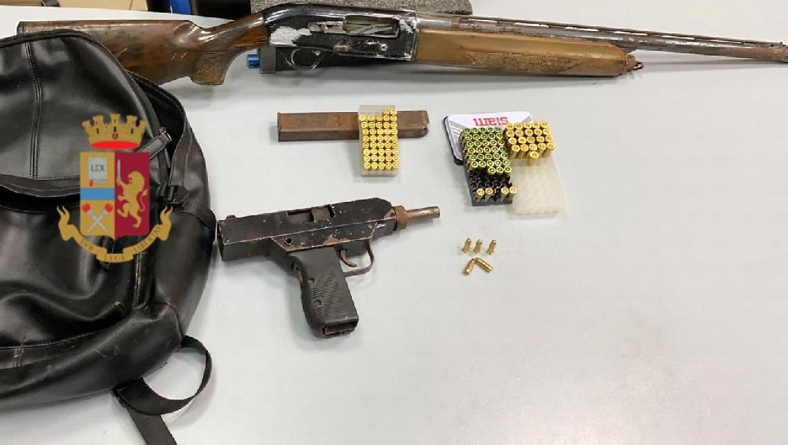 Rione della Bussola, sequestrate armi e munizioni: un arresto