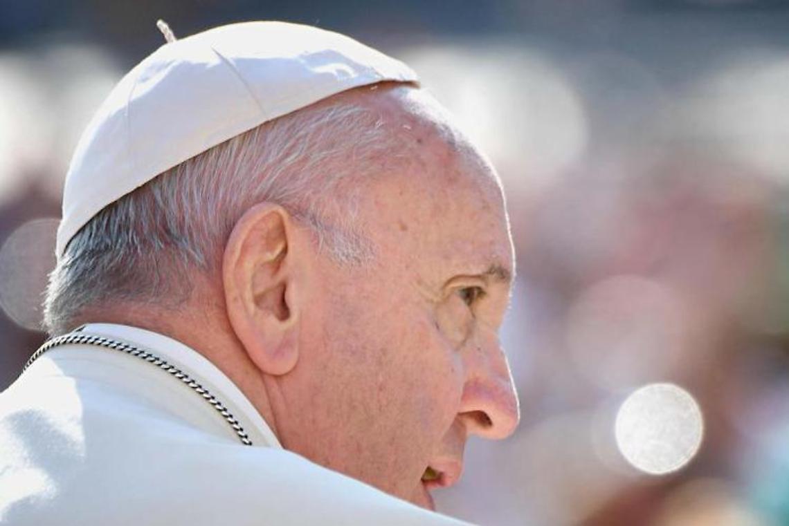 Papa: sì a unioni civili, matrimonio solo tra uomo e donna