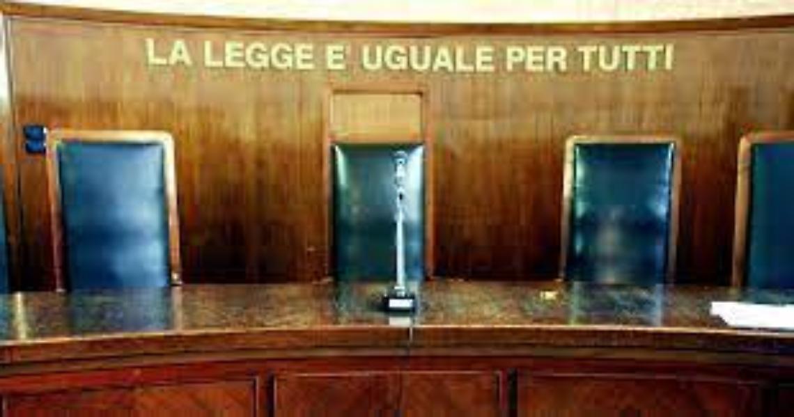 Condannato ex arbitro che filmava ragazze negli spogliatoi 