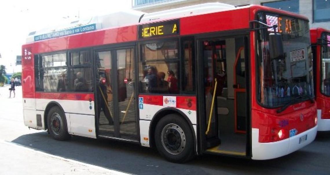 Covid, Eav: bus a supporto tra le 7 e le 9 del mattino