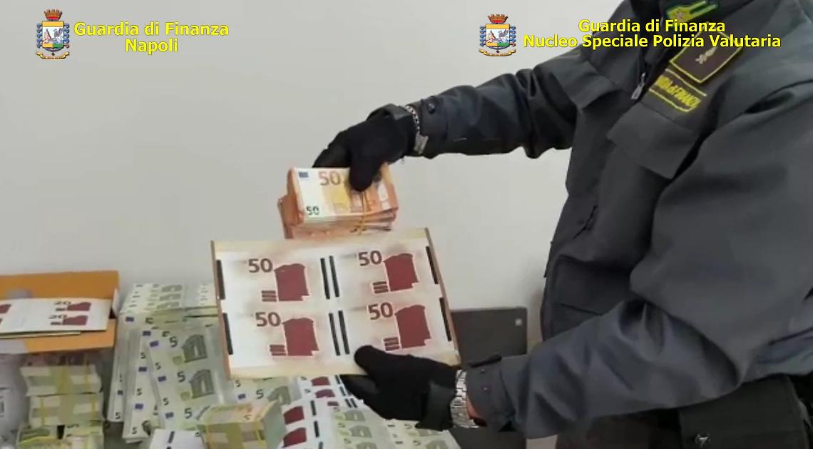 Scoperta stamperia clandestina, un milione di euro falsi