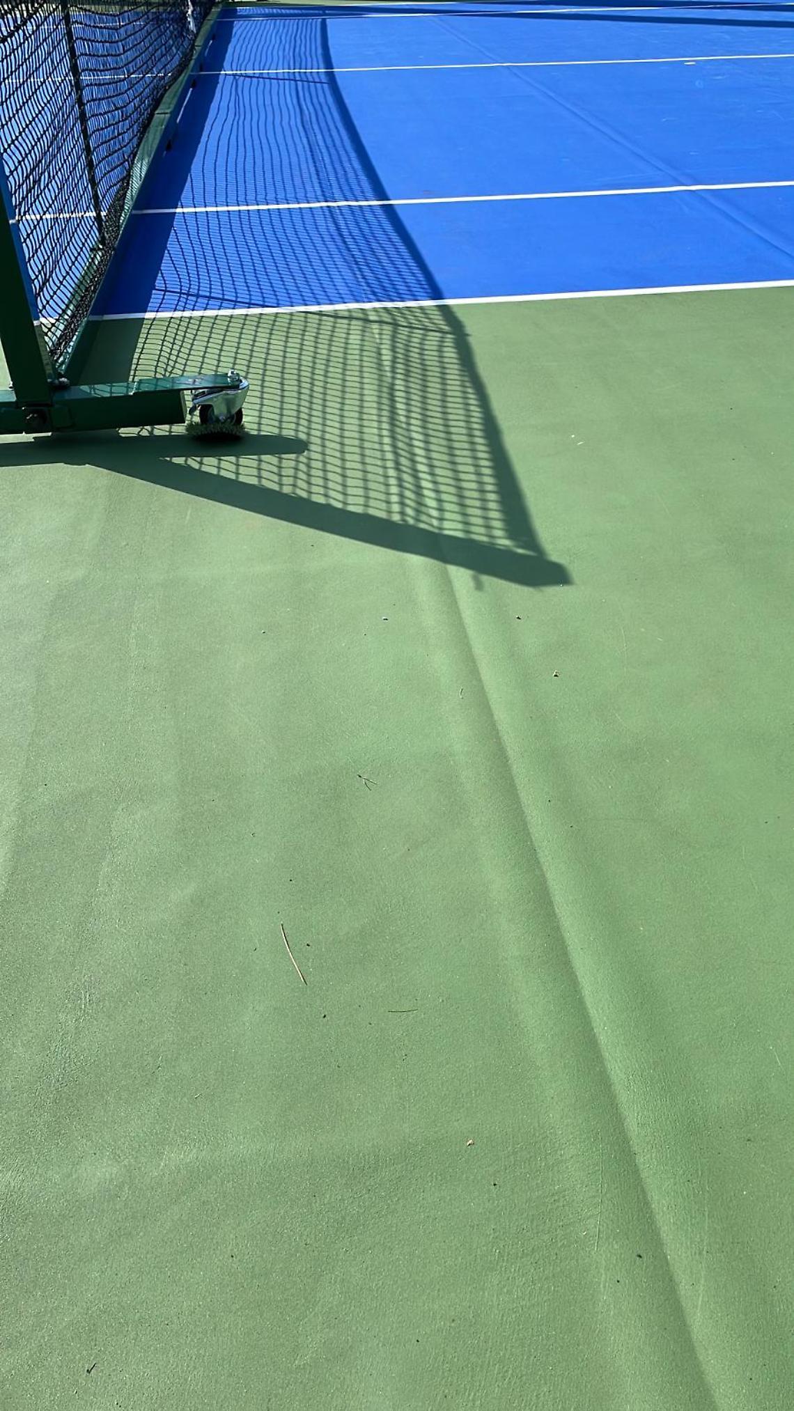 Terreno di gioco in cattive condizioni, slitta torneo di tennis