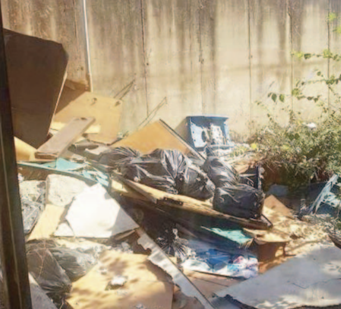 Rifiuti in strada, emergenza infinita dal centro alla periferia