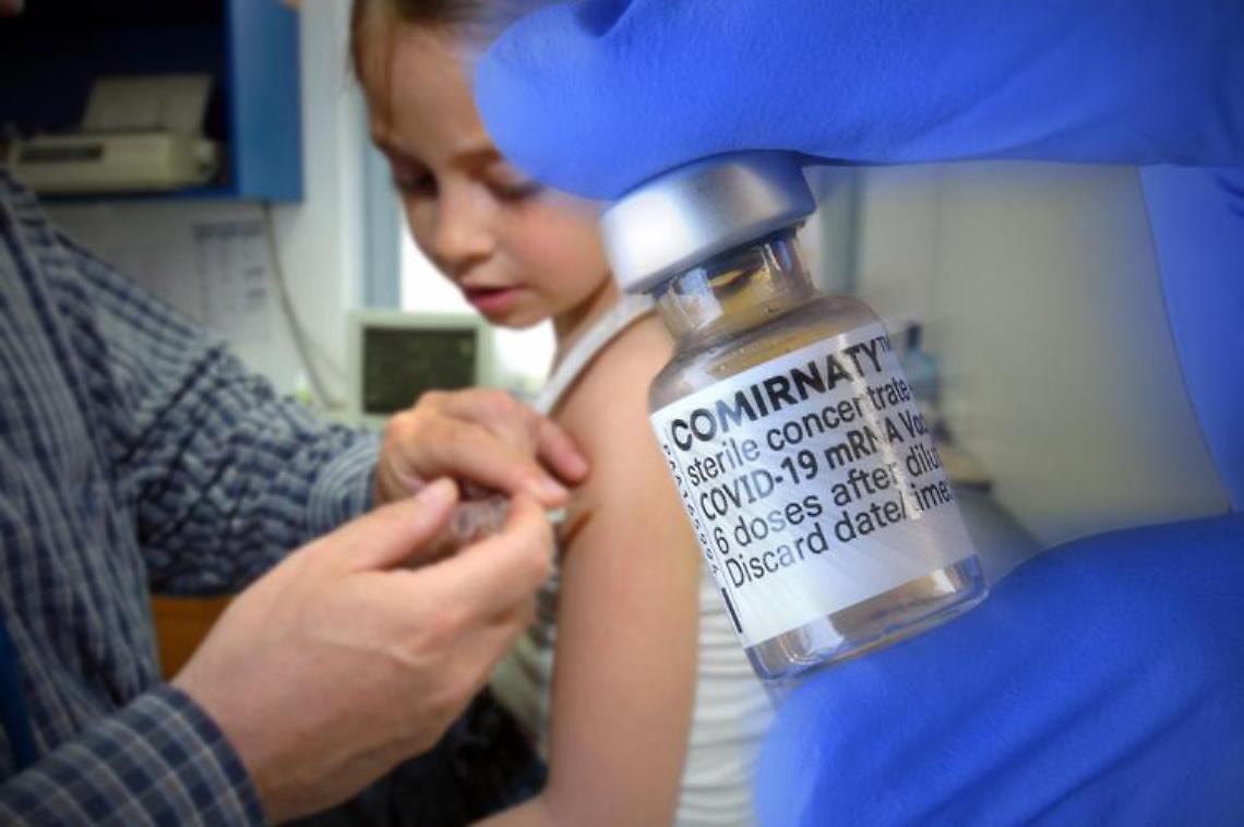 Vaccini, De Luca: «Solo 4mila prenotati fascia 5-11 anni, è una criticità»