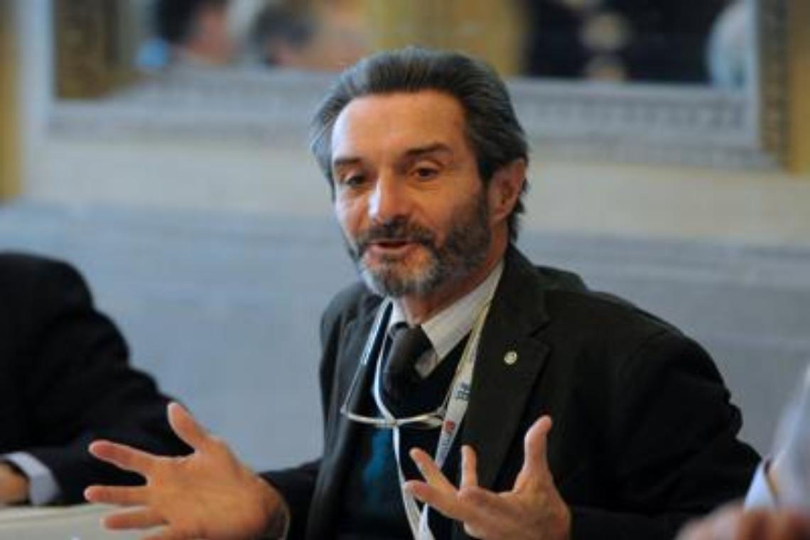 Fontana insiste: «Anche la Costituzione parla di razze»