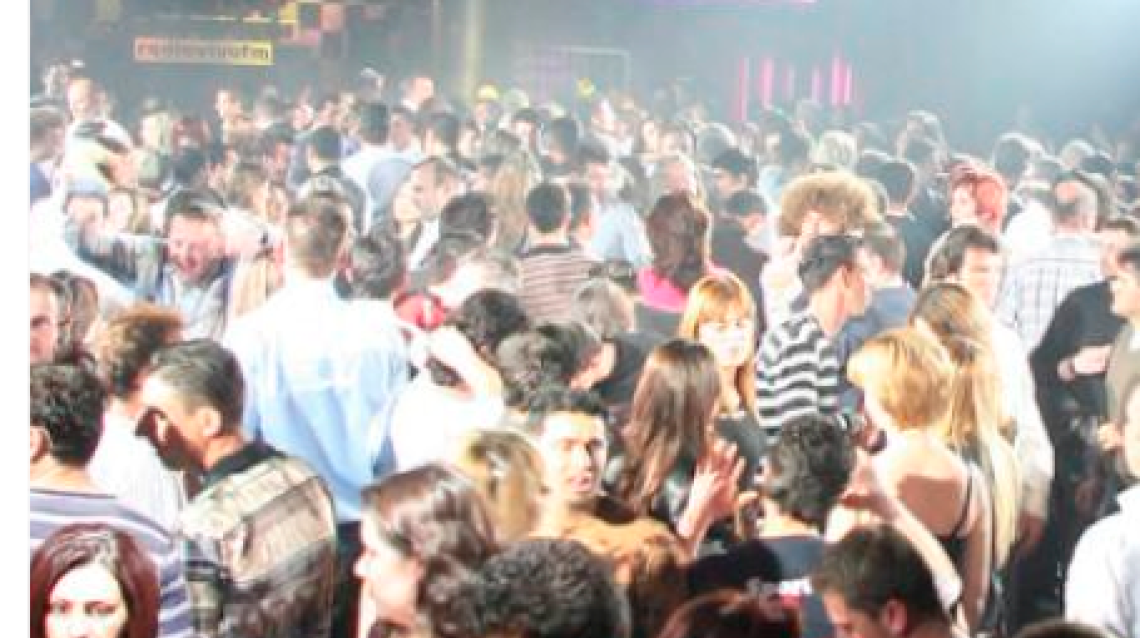 Sigilli ad una discoteca, in pista solo minorenni  