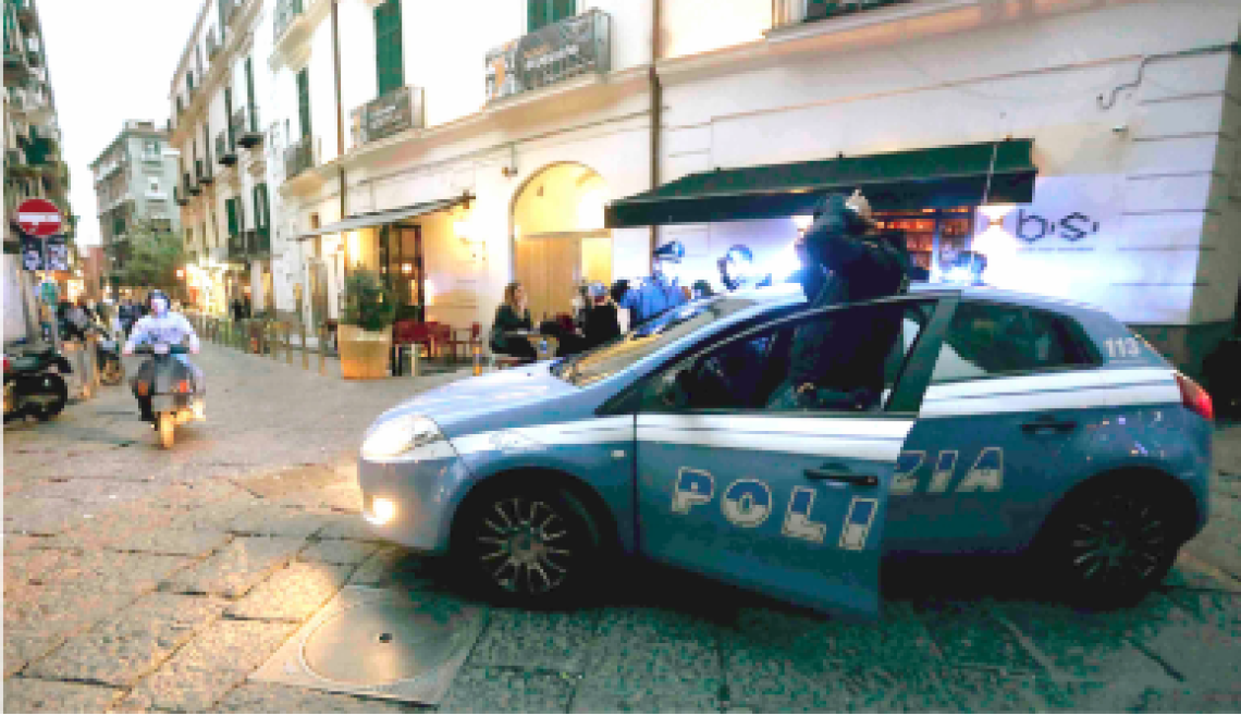 Napoli. Alcol a minori e alti volumi, raffica di denunce ai Baretti