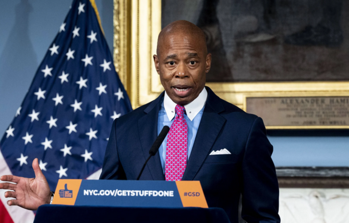 Il sindaco di New York fa causa a TikTok, Youtube e Fb