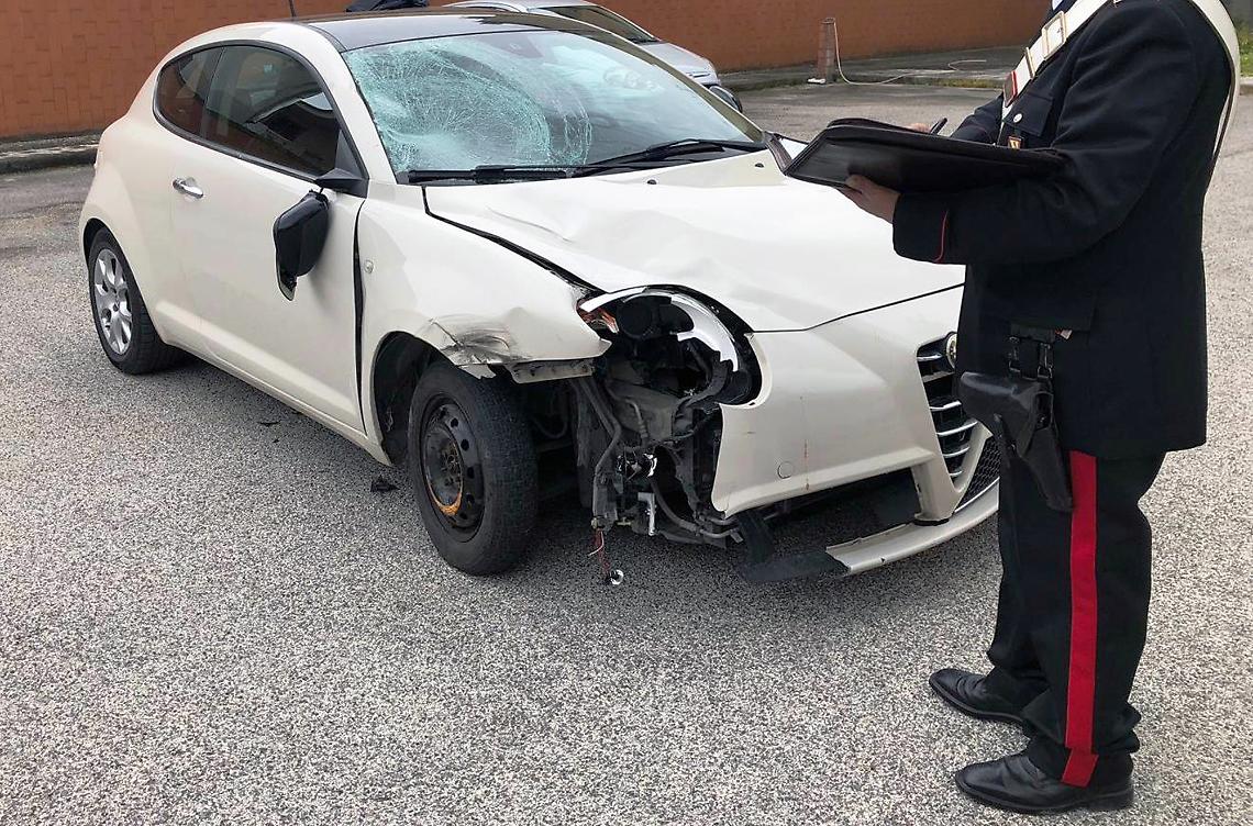 Caivano, travolge e uccide un immigrato: poi si costituisce
