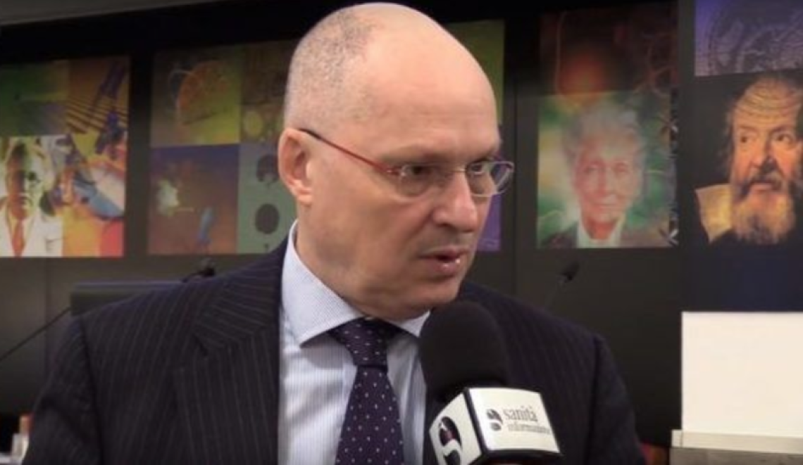 «Coronavirus? Lasciate scarpe e vestiti fuori quando tornate a casa». Parla il dottor Ricciardi