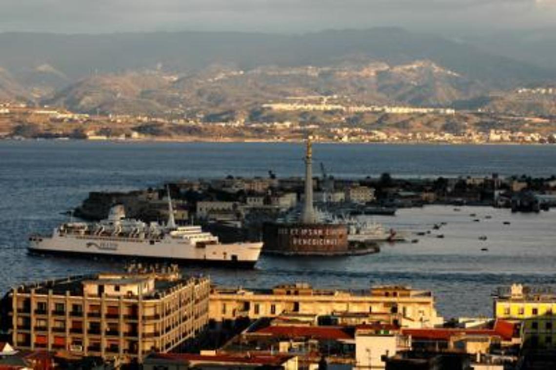 Coronavirus, stop a collegamenti con Sicilia