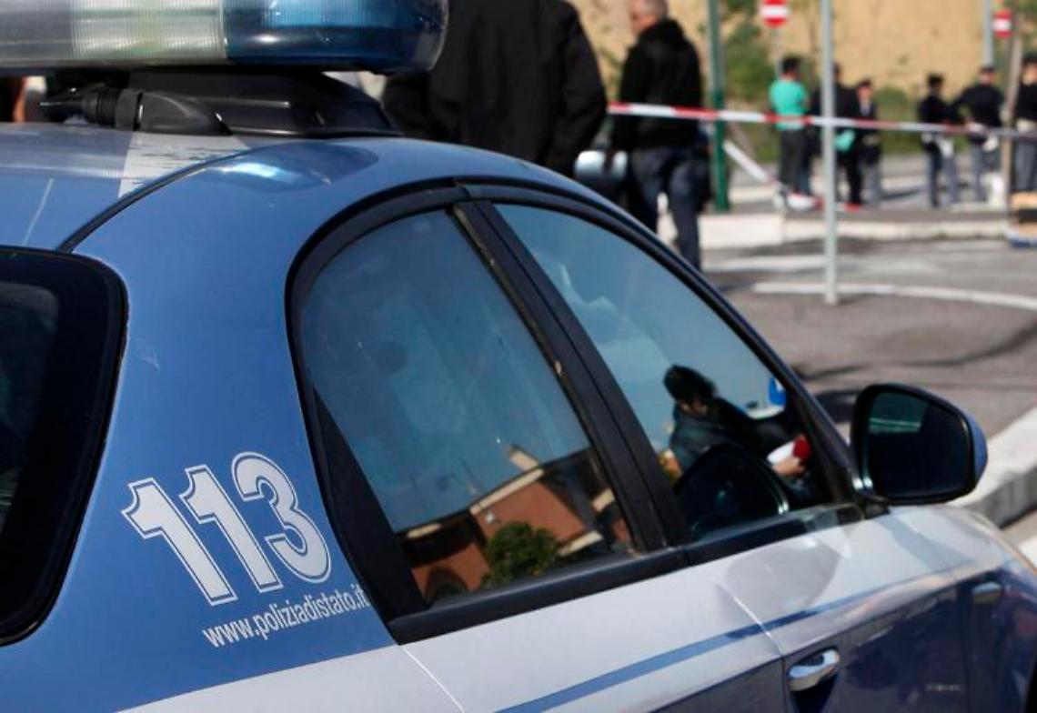 Lecce, uccide moglie a coltellate e si costituisce. Ferita anche la vicina di casa