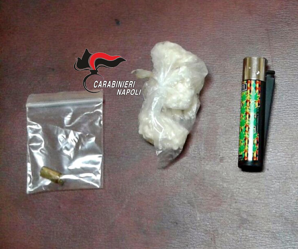 A passeggio con crack in tasca, casalinga arrestata