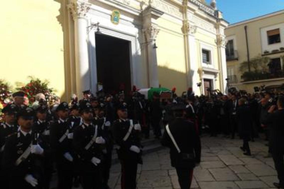 L'ultimo saluto al carabiniere ucciso