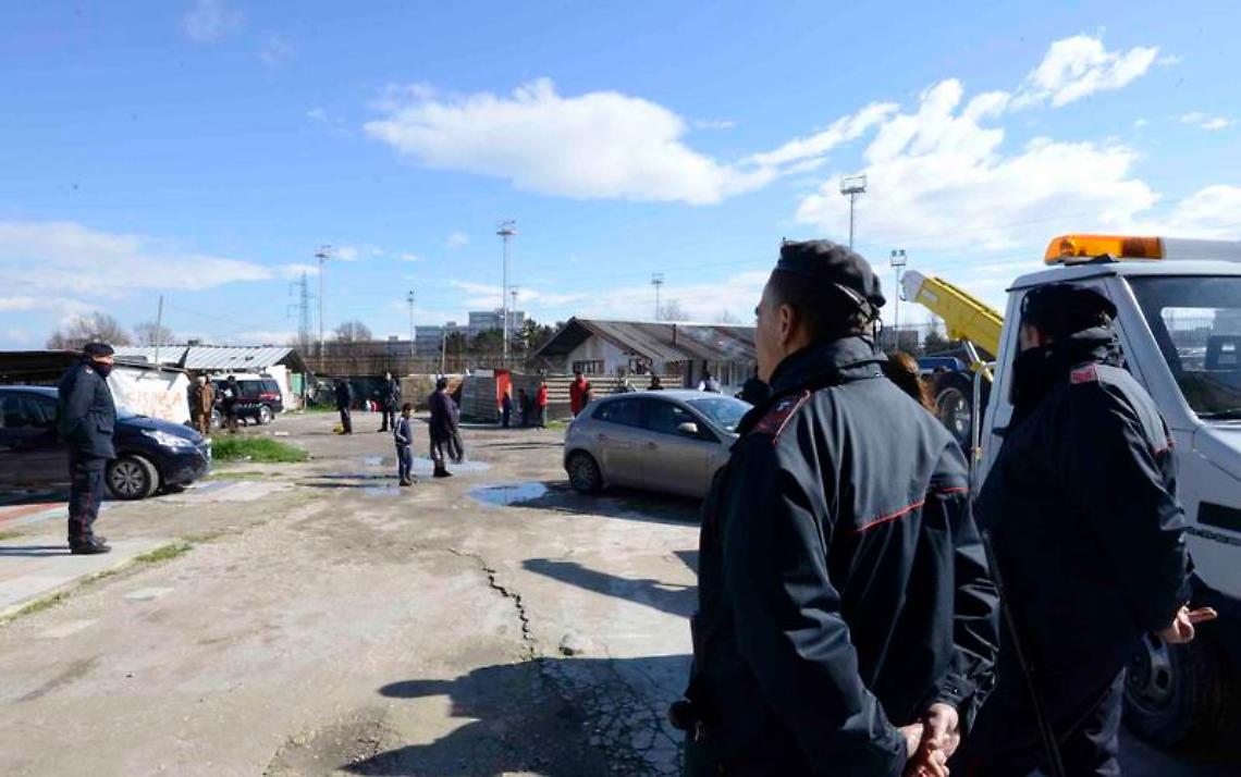 Coronavirus, l'Asl: i tre positivi nel campo rom di Scampia giunti dalla Serbia
