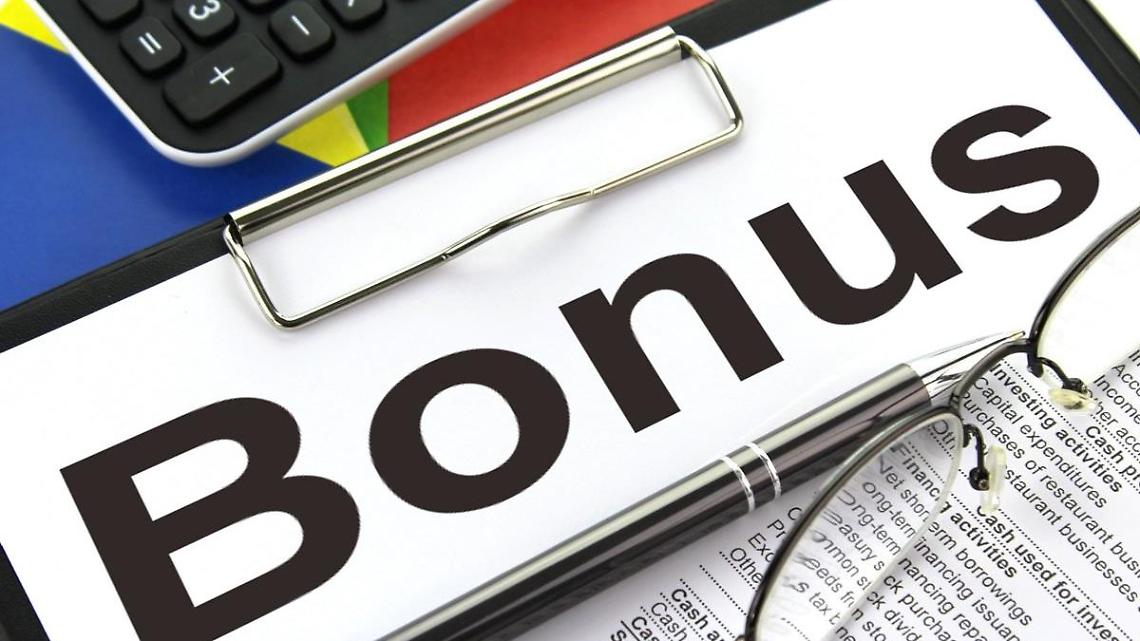 Arriva il bonus giovani, 500 euro al mese per due anni