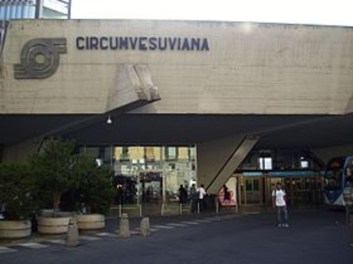 Chiude hub vaccinale Eav di Porta Nolana