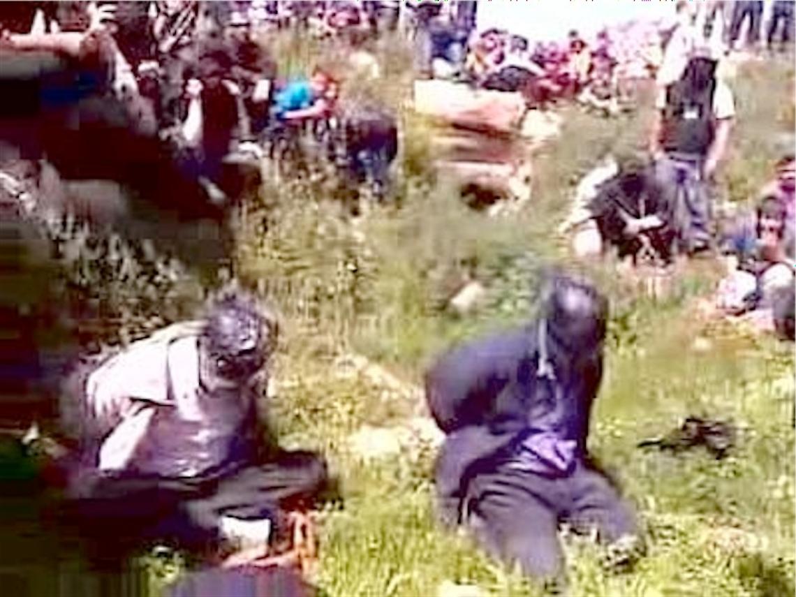 Guarda per ore <br>i video dell'Isis: ragazzina uccide la madre