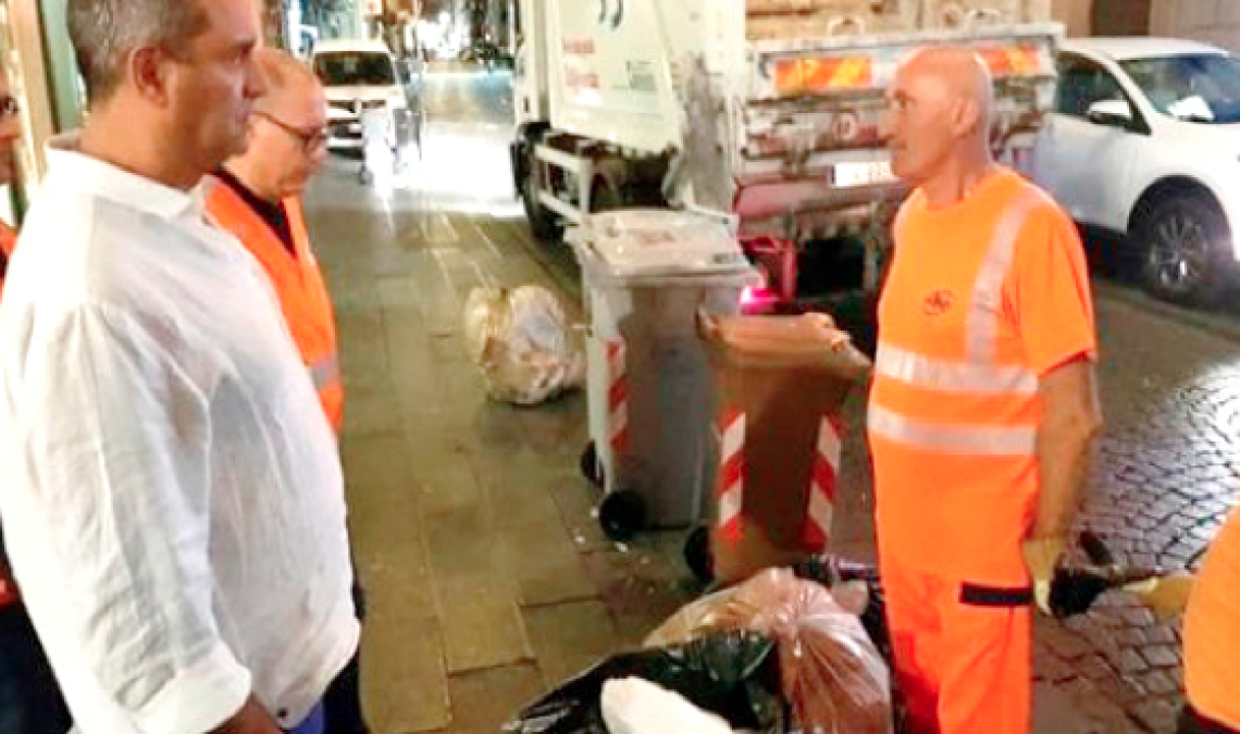 Il sindaco in tour notturno con Asia