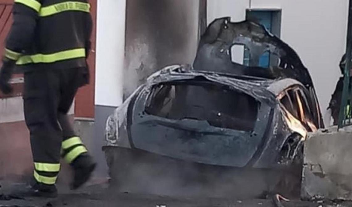 Autobomba contro finanziere: un arresto