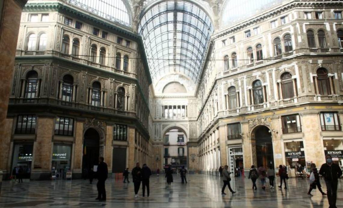 Galleria Umberto, «vigilanza h24 promessa mai mantenuta»