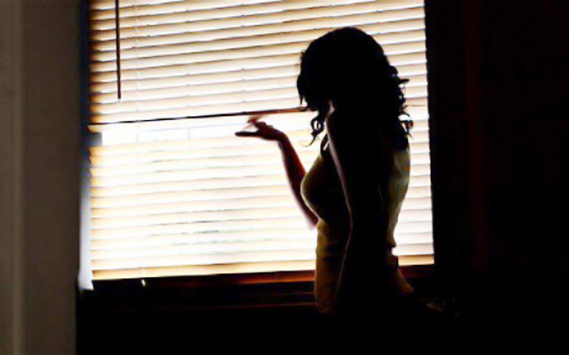 Stacca la corrente alla ex e tenta di entrare in casa, arrestato