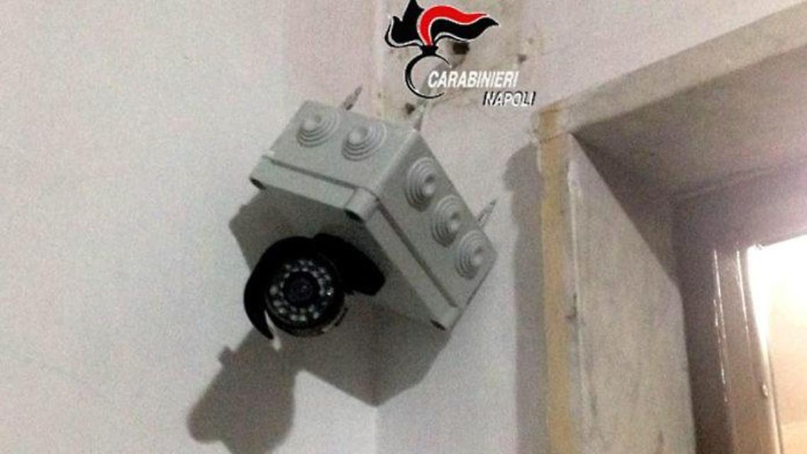 Pianura, sequestrato impianto di videosorveglianza a casa del ras Antonio Calone