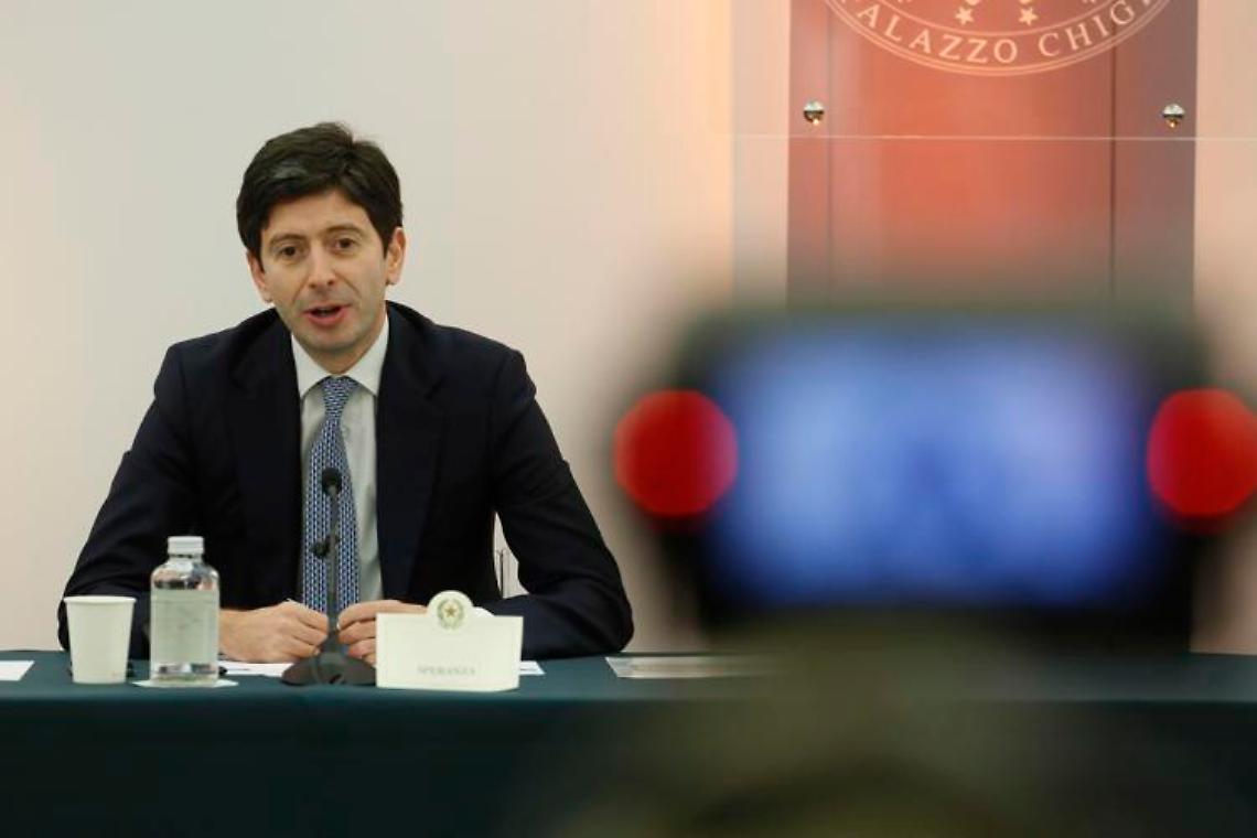 Covid in Italia, Speranza: «Contagi crescono»