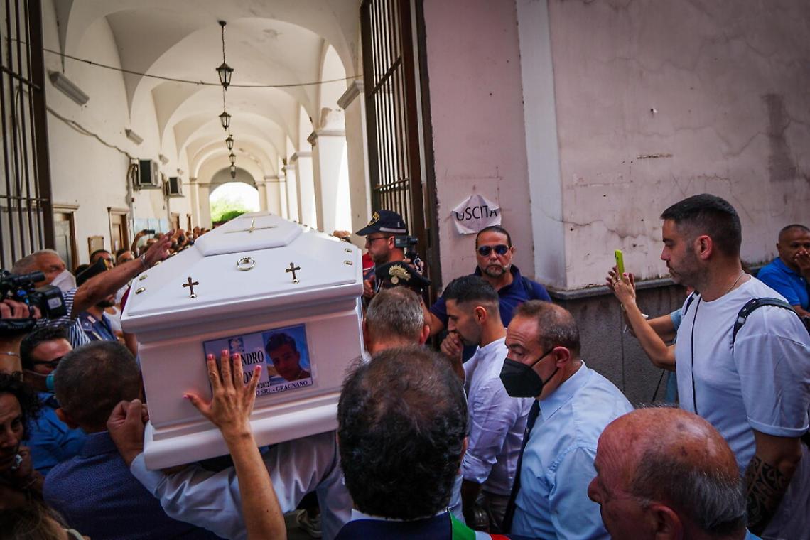 Fermati 5 bulli, 2 indagati per il suicidio di Alessandro