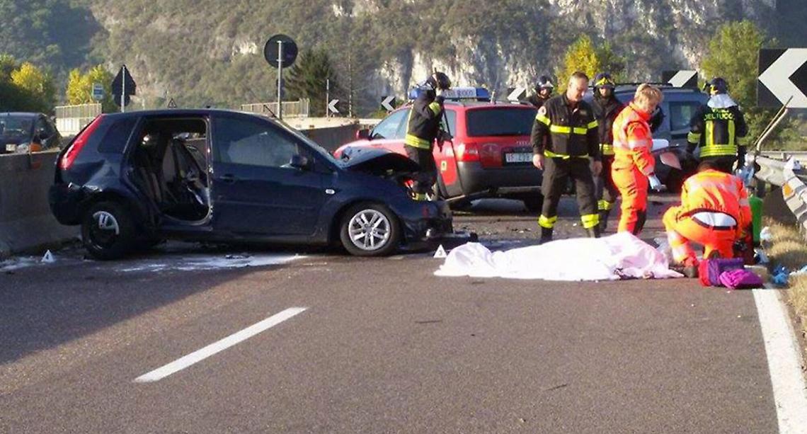 Schianto sulla Statale 268, morti due ragazzi