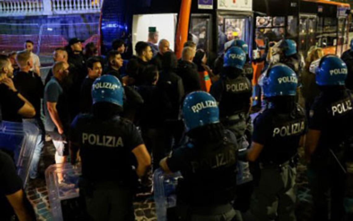Aggredirono tifoso Ajax, divieto di dimora per tre ultras