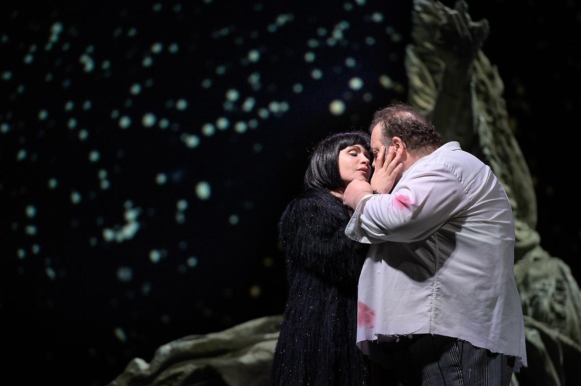 Teatro San Carlo, attesa per la Tosca di De Angelis con le scene di Paladino