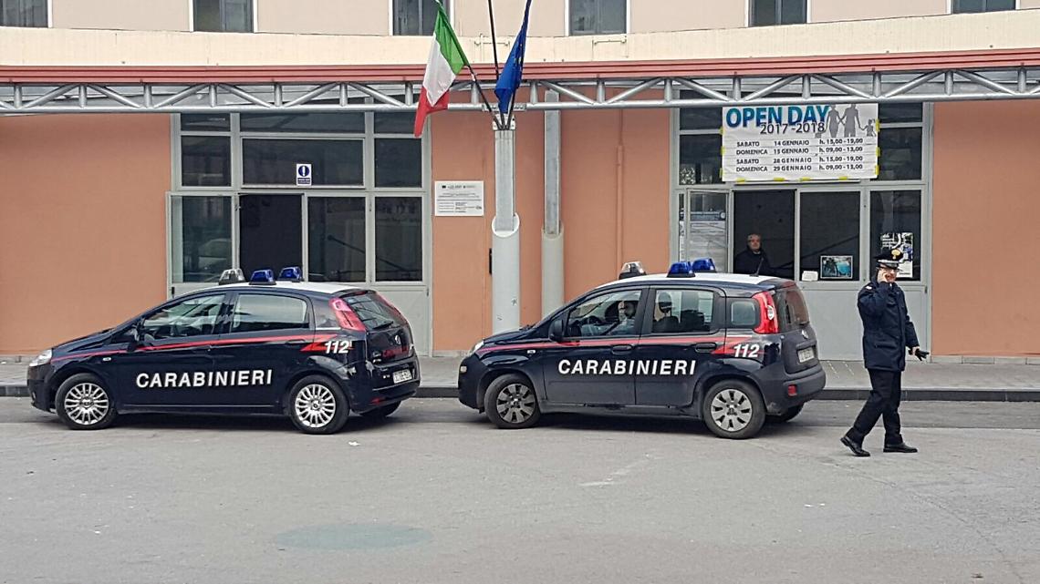 Castellammare di Stabia. Furto al Liceo scientifico. Rubati computer
