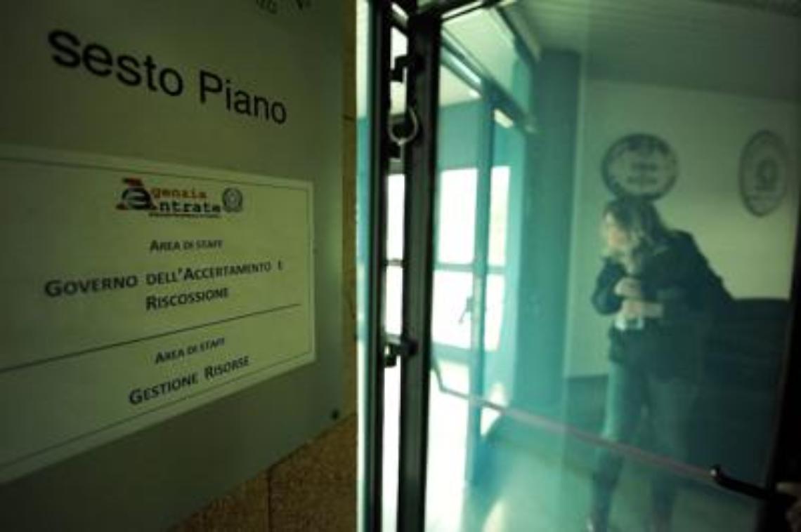 Meno tasse un corno: a Napoli nel 2017 ogni famiglia ha pagato 2.700 euro