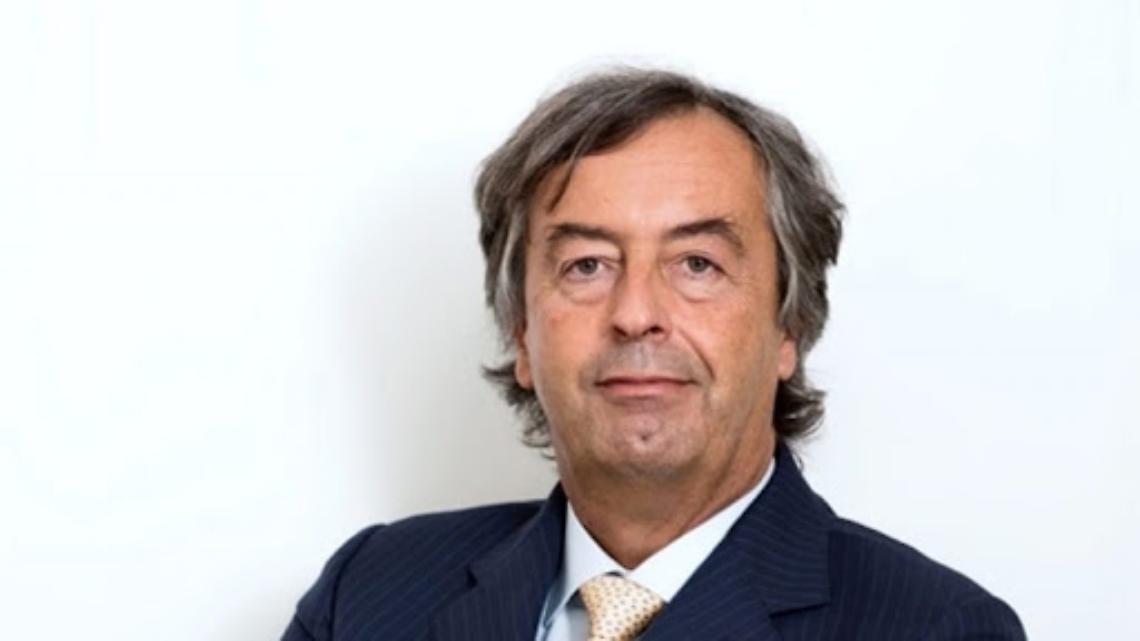 «Ecco quanto resiste il Coronavirus su cartone e plastica». Parla Burioni