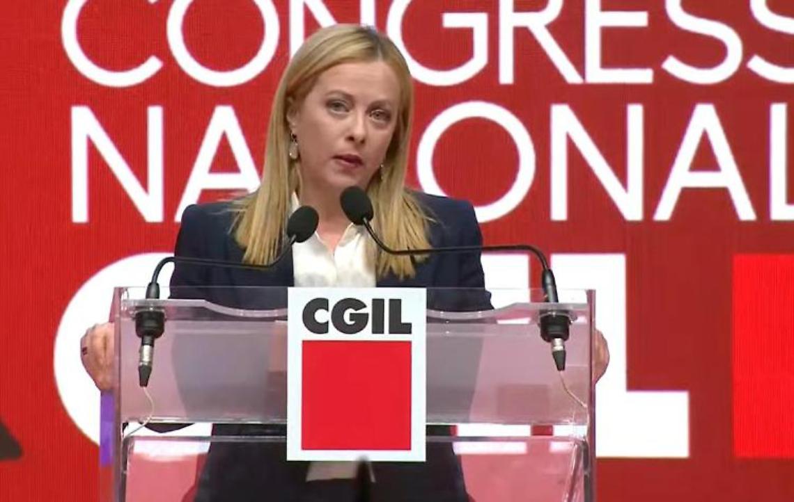 Cgil, Meloni al congresso: «Giusto esserci, non temo chi mi fischia»