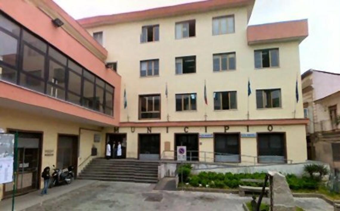 Sciolto per camorra il consiglio comunale di Calvizzano