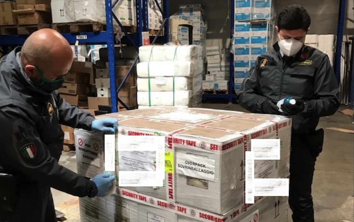 Sequestrati 1.500 flaconi di falso disinfettante nel Napoletano