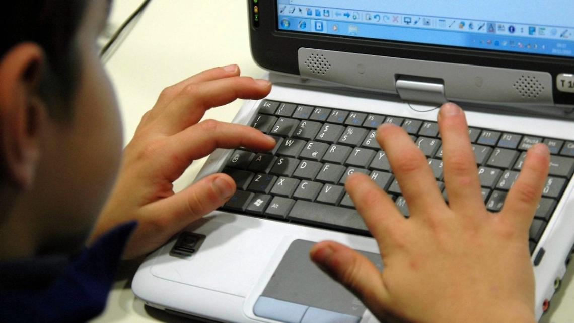 Lezioni a distanza, raccolta fondi per alunni indigenti: 10mila euro dalla Fondazione Salvatore
