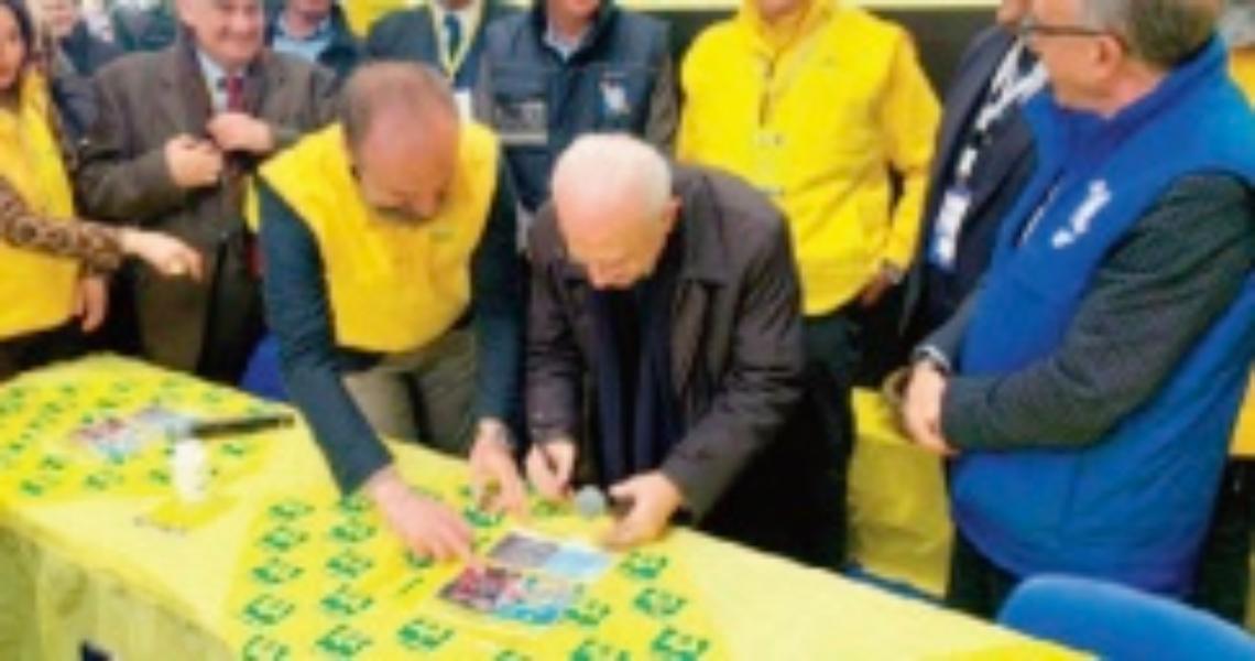 De Luca firma contro i cibi sintetici: «Zootecnia patrimonio campano»
