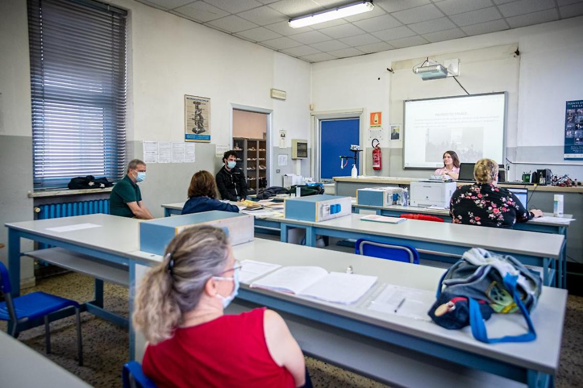 Maturità, in Campania esame per oltre 66mila studenti: «Bello tornare a scuola»