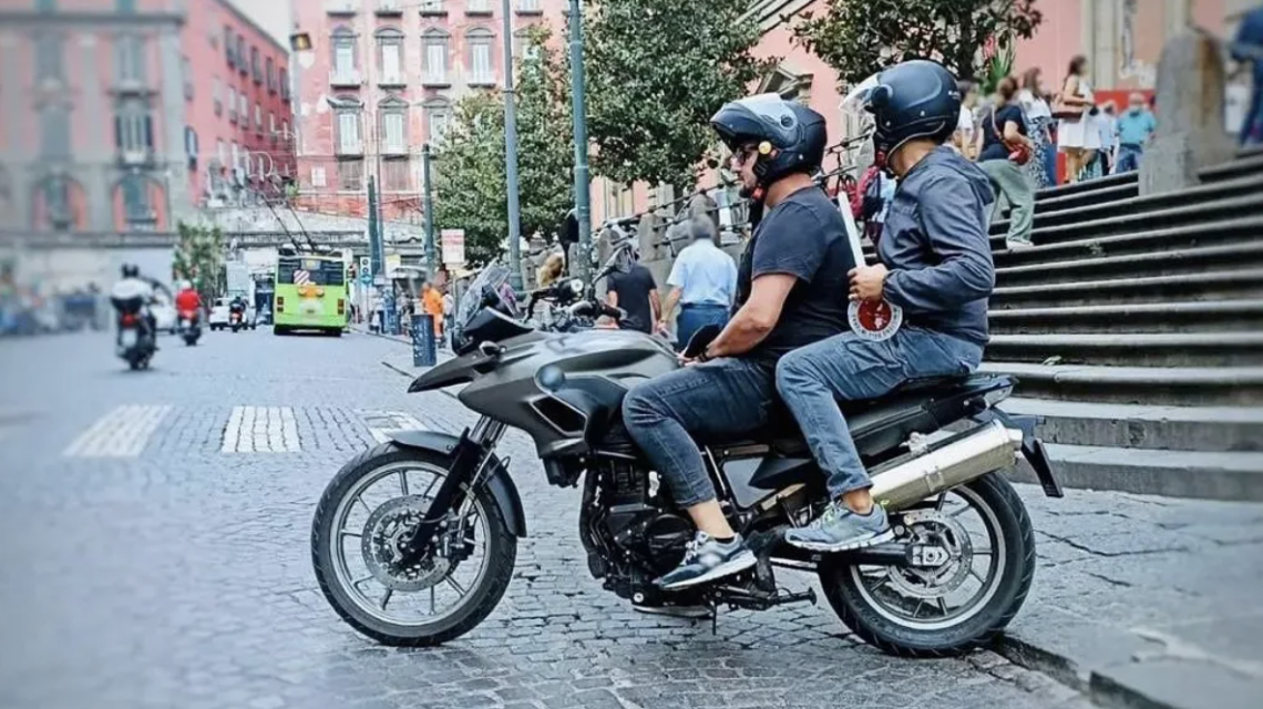 Sedicenne sorpreso con una pistola a piazza Mercato