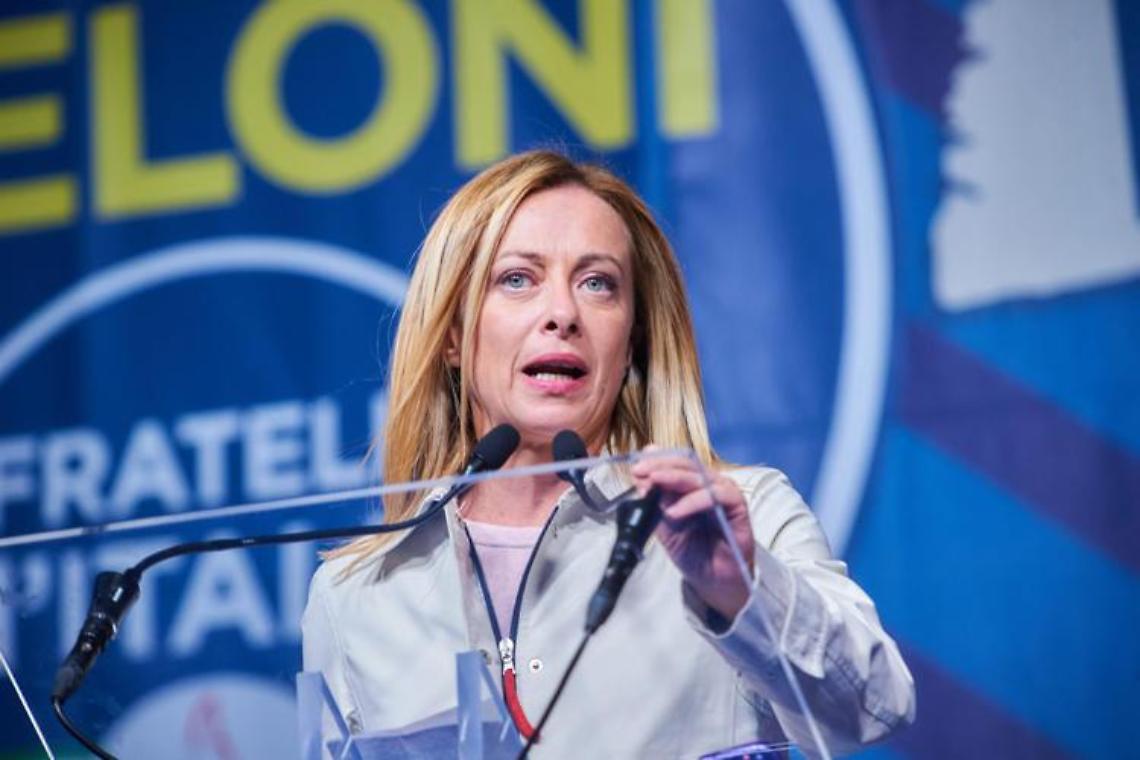 Crisi di governo, affondo di Meloni sui sindaci per il Draghi bis