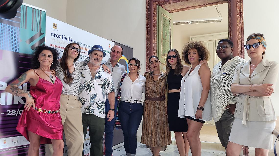  "Le Vesuviane. L'altra metà di cantanapoli": 28 artiste sul palco chiudono il festival diffuso "NapoliFonika"