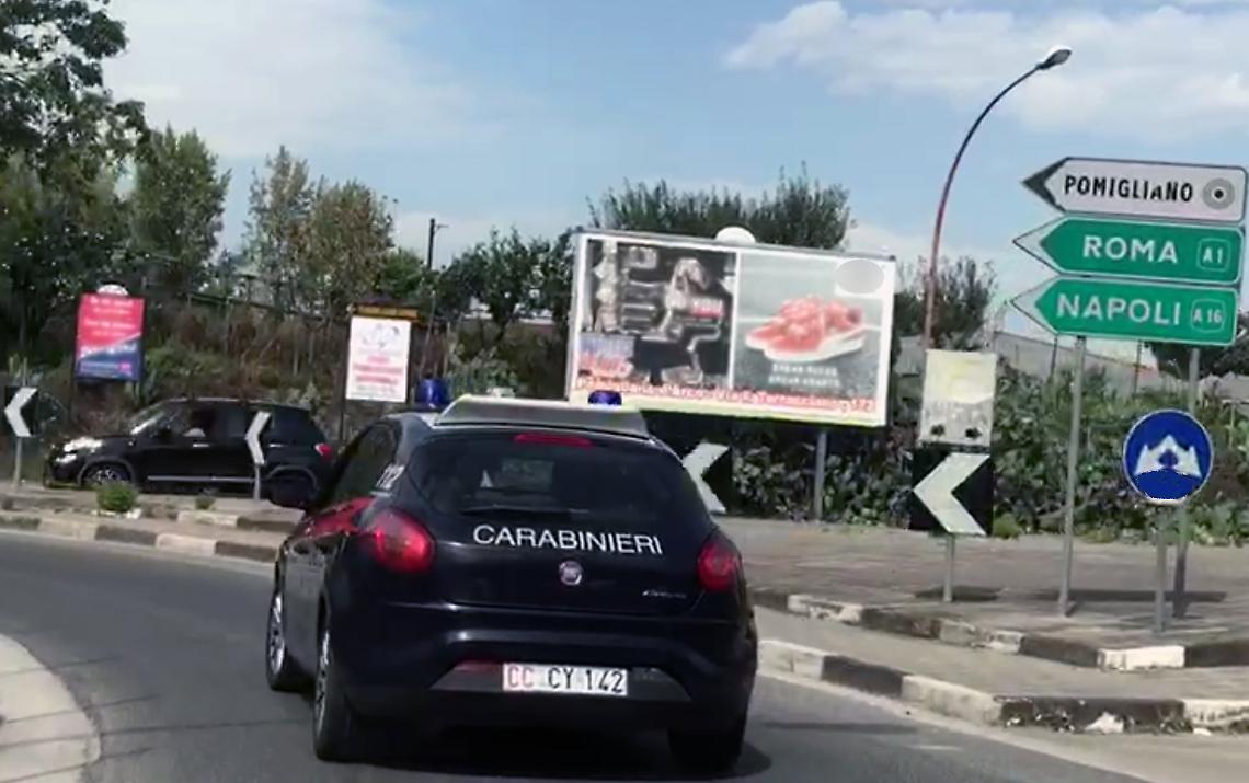 Scippa catenina ad anziana e la nasconde in bocca, arrestato